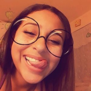 Meet your Posher, Taina